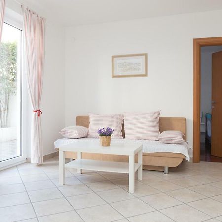Alpeza Apartments Bol Bagian luar foto