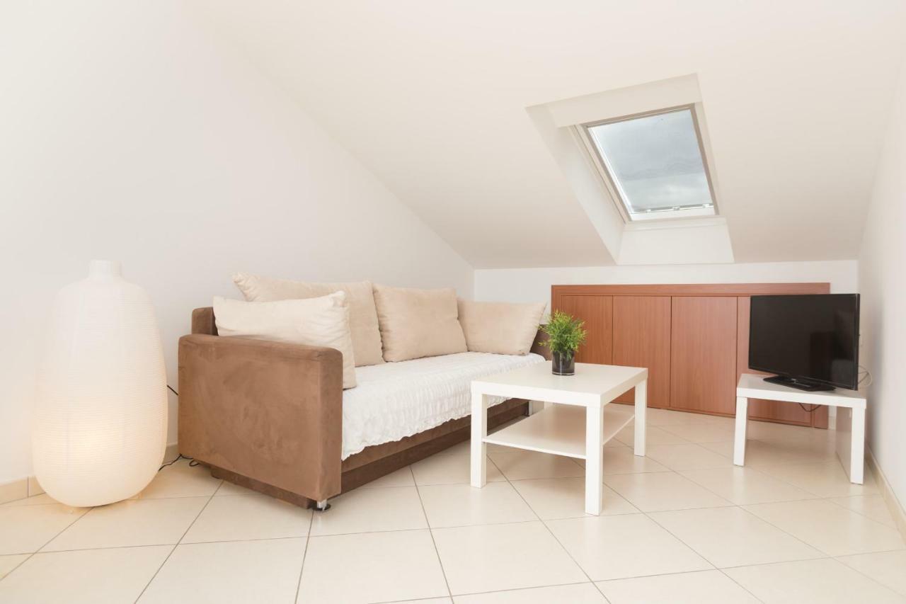 Alpeza Apartments Bol Bagian luar foto
