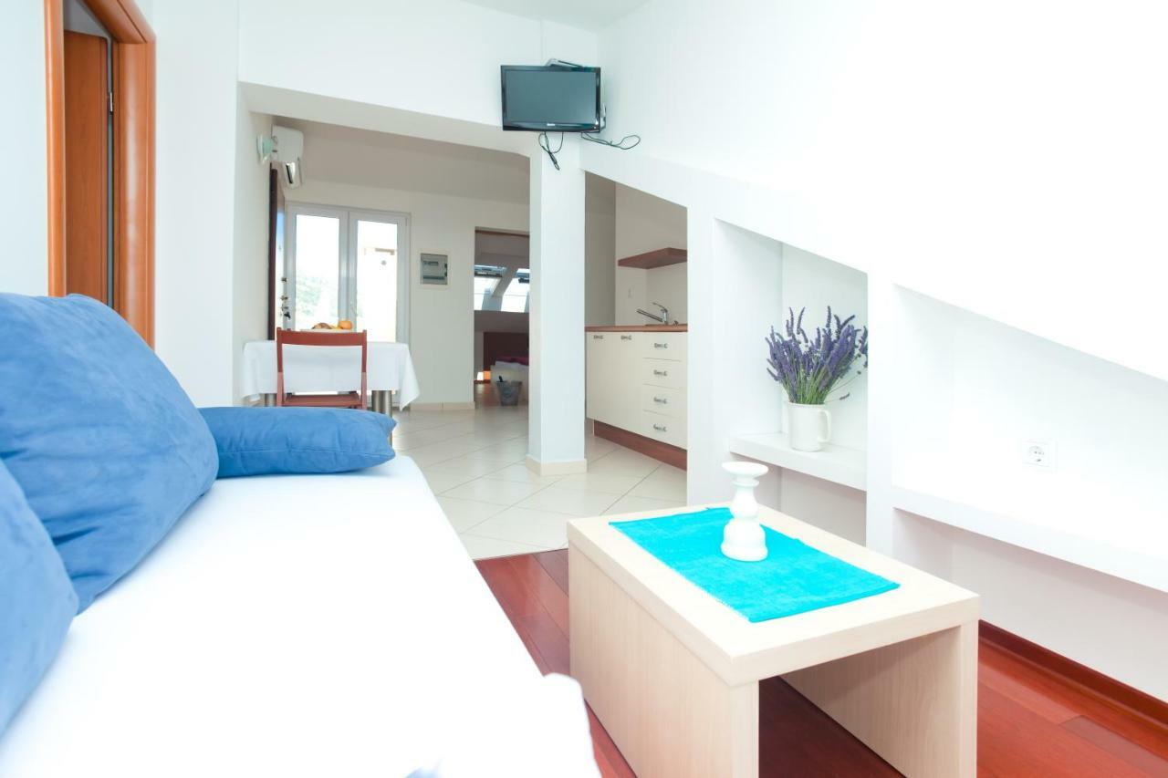 Alpeza Apartments Bol Bagian luar foto